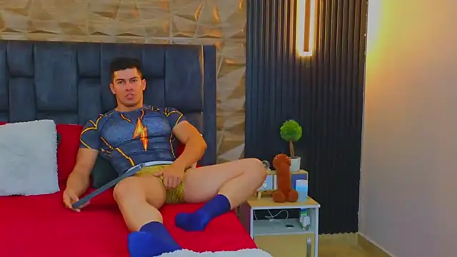 FelipeAndMarcello3 online show from March 11, 2025, 7:25 pm