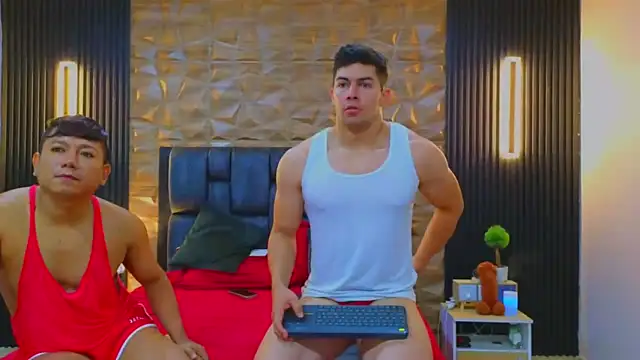 FelipeAndMarcello3 online show from March 12, 2025, 2:56 pm