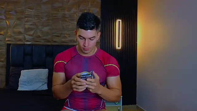 FelipeAndMarcello3 online show from February 20, 2025, 11:10 pm