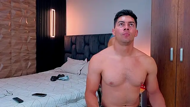 FelipeAndMarcello3 online show from December 13, 2025, 8:04 pm