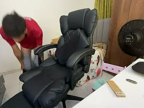 Max TheHorseDick online show from January 21, 2025, 5:27 am