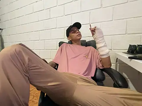 Max TheHorseDick online show from February 28, 2026, 4:34 am