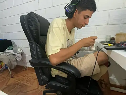 Max TheHorseDick online show from February 19, 2026, 9:23 pm