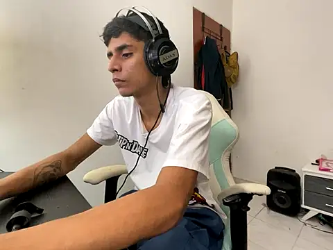 Max TheHorseDick online show from December 2, 2024, 2:15 am