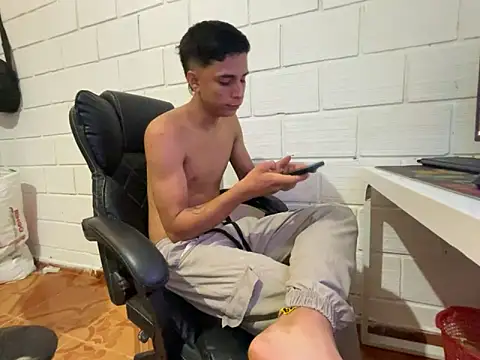 Max TheHorseDick online show from February 6, 2026, 2:29 am