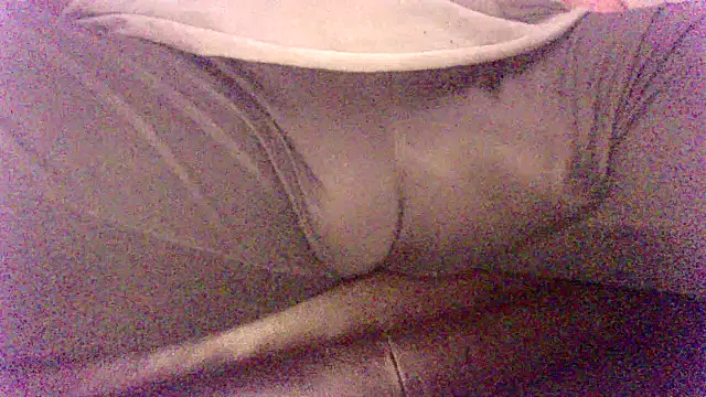 SDtinycok online show from October 22, 2025, 2:55 am