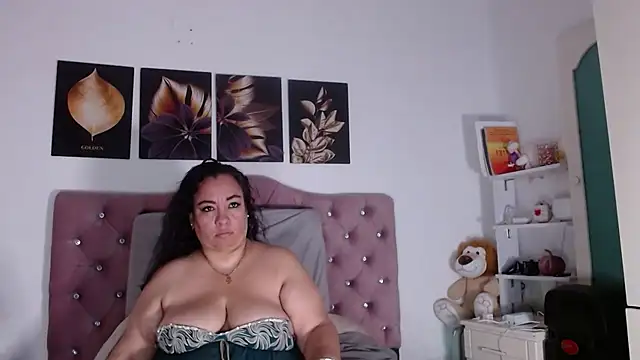 Snapshot of -helen chatting on October 11, 2025, 8:10 pm -helen online show from October 11, 2025, 8:10 pm