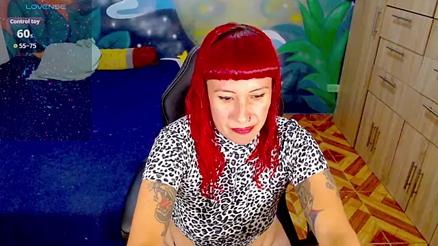 Snapshot of Eimy_lorens chatting on October 18, 2025, 10:56 pm Eimy lorens online show from October 18, 2025, 10:56 pm