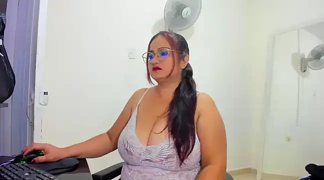 HUGEBOOBS MILF online show from February 8, 2025, 2:04 am