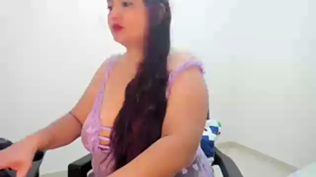 HUGEBOOBS MILF online show from November 11, 2025, 12:33 pm