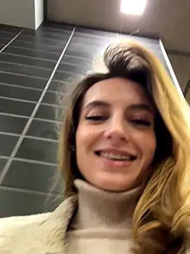 Snapshot of -AngelAri- chatting on October 21, 2025, 6:07 pm -AngelAri- online show from October 21, 2025, 6:07 pm