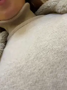 Snapshot of -AngelAri- chatting on October 2, 2025, 6:11 pm -AngelAri- online show from October 2, 2025, 6:11 pm