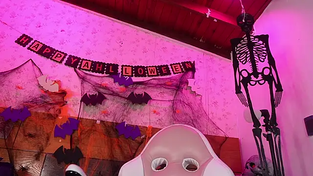 Snapshot of mssburbuja chatting on October 17, 2025, 3:10 am mssburbuja online show from October 17, 2025, 3:10 am