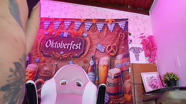 Snapshot of mssburbuja chatting on September 23, 2025, 3:13 am mssburbuja online show from September 23, 2025, 3:13 am