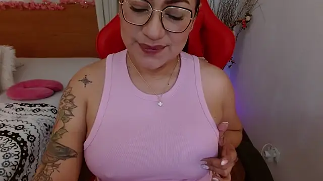 lucy luu  online show from January 12, 2025, 9:51 pm