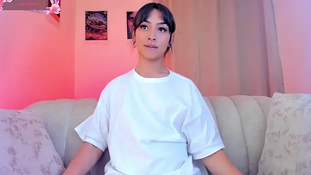 Snapshot of Moonlight1002 chatting on February 19, 2025, 4:55 am Moonlight1002 online show from February 19, 2025, 4:55 am