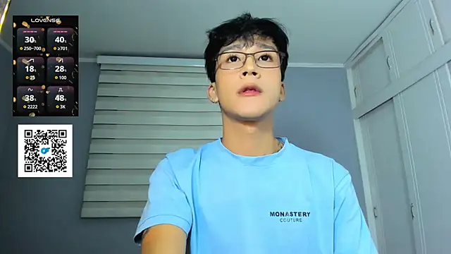 Snapshot of tom_Howard chatting on September 22, 2025, 8:31 am tom Howard online show from September 22, 2025, 8:31 am