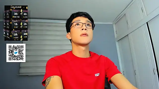 Snapshot of tom_Howard chatting on September 19, 2025, 11:53 pm tom Howard online show from September 19, 2025, 11:53 pm