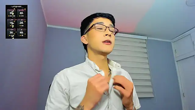 Snapshot of tom_Howard chatting on October 25, 2025, 11:27 pm tom Howard online show from October 25, 2025, 11:27 pm