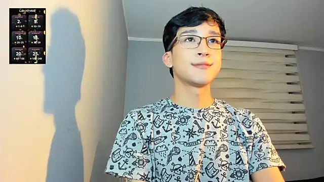 Snapshot of tom_Howard chatting on October 16, 2025, 4:32 am tom Howard online show from October 16, 2025, 4:32 am