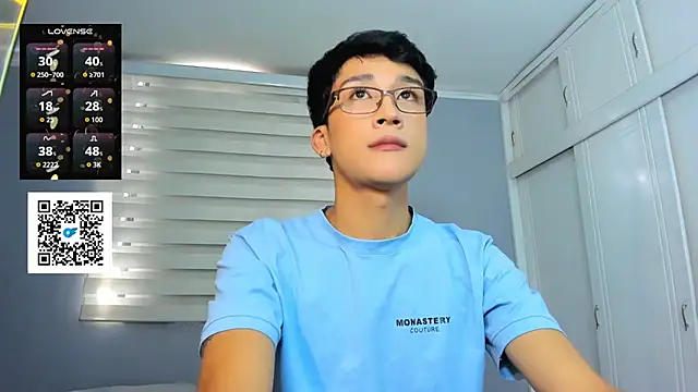 Snapshot of tom_Howard chatting on September 23, 2025, 2:35 pm tom Howard online show from September 23, 2025, 2:35 pm