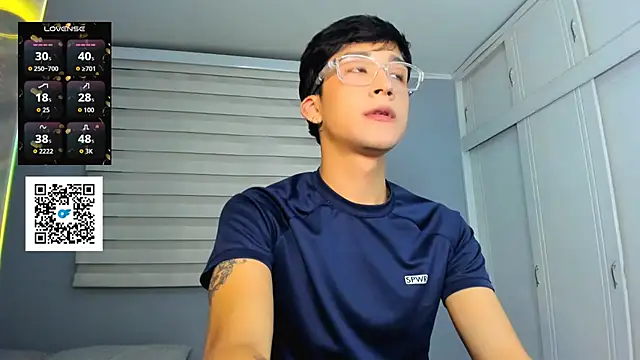 Snapshot of tom_Howard chatting on September 27, 2025, 3:01 am tom Howard online show from September 27, 2025, 3:01 am