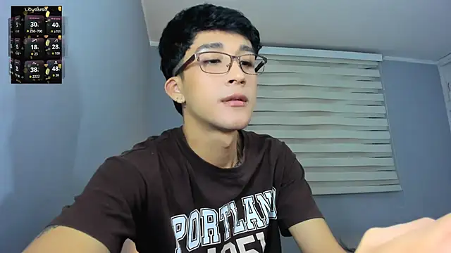 Snapshot of tom_Howard chatting on October 12, 2025, 4:47 am tom Howard online show from October 12, 2025, 4:47 am