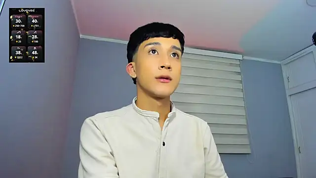 Snapshot of tom_Howard chatting on October 23, 2025, 10:08 pm tom Howard online show from October 23, 2025, 10:08 pm