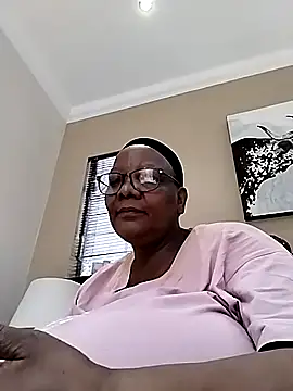 Snapshot of SEXYBOOBSNASS chatting on September 28, 2025, 8:54 am SEXYBOOBSNASS online show from September 28, 2025, 8:54 am