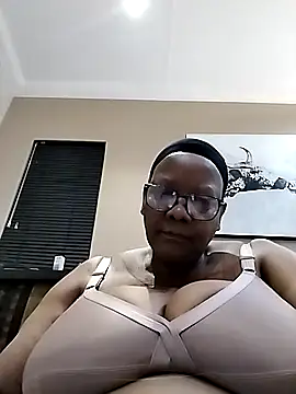 Snapshot of SEXYBOOBSNASS chatting on September 22, 2025, 6:47 pm SEXYBOOBSNASS online show from September 22, 2025, 6:47 pm