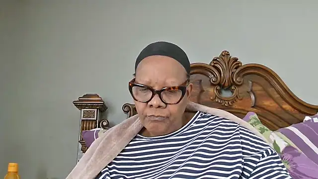 Snapshot of SEXYBOOBSNASS chatting on October 21, 2025, 7:19 am SEXYBOOBSNASS online show from October 21, 2025, 7:19 am