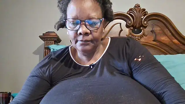 SEXYBOOBSNASS online show from March 12, 2025, 5:46 am