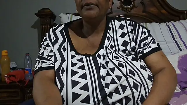 Snapshot of SEXYBOOBSNASS chatting on October 25, 2025, 5:35 pm SEXYBOOBSNASS online show from October 25, 2025, 5:35 pm