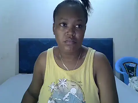 Snapshot of Spice202 chatting on October 6, 2025, 10:21 pm Spice202 online show from October 6, 2025, 10:21 pm