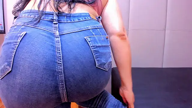 Snapshot of AlishaPalmer chatting on February 7, 2026, 12:13 pm AlishaPalmer online show from February 7, 2026, 12:13 pm