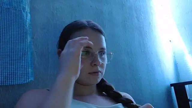 Snapshot of HellenMiyer1111 chatting on February 18, 2025, 2:38 am HellenMiyer1111 online show from February 18, 2025, 2:38 am