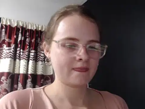 Snapshot of HellenMiyer1111 chatting on March 17, 2025, 11:46 pm HellenMiyer1111 online show from March 17, 2025, 11:46 pm