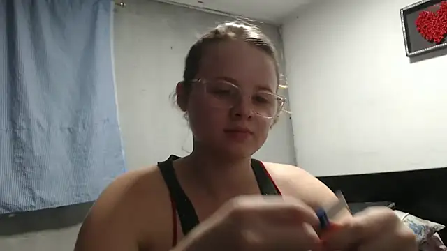 Snapshot of HellenMiyer1111 chatting on March 3, 2025, 11:46 pm HellenMiyer1111 online show from March 3, 2025, 11:46 pm