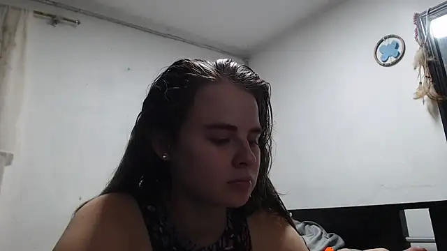 Snapshot of HellenMiyer1111 chatting on September 18, 2025, 5:05 pm HellenMiyer1111 online show from September 18, 2025, 5:05 pm