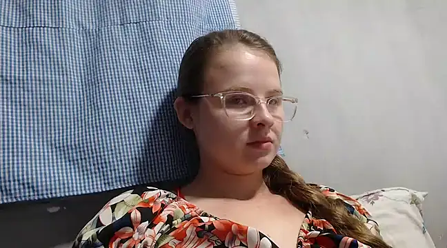 Snapshot of HellenMiyer1111 chatting on February 22, 2025, 2:39 am HellenMiyer1111 online show from February 22, 2025, 2:39 am