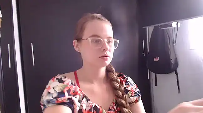 Snapshot of HellenMiyer1111 chatting on February 21, 2025, 9:00 pm HellenMiyer1111 online show from February 21, 2025, 9:00 pm