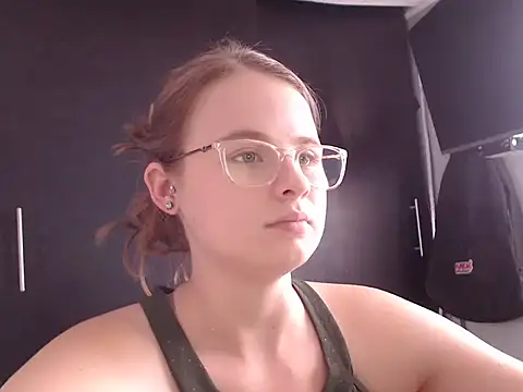 Snapshot of HellenMiyer1111 chatting on March 6, 2025, 5:00 pm HellenMiyer1111 online show from March 6, 2025, 5:00 pm