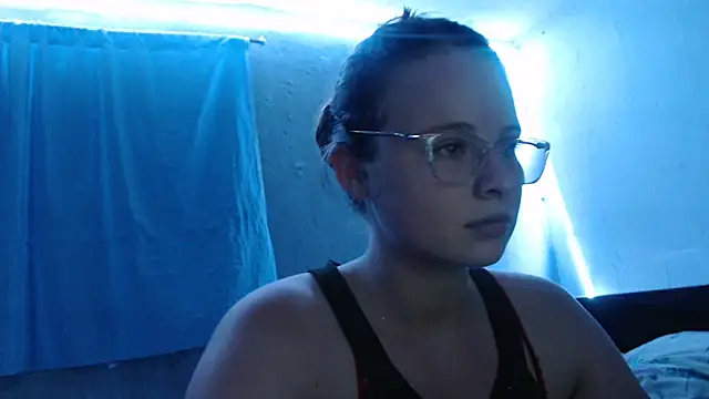 Snapshot of HellenMiyer1111 chatting on March 4, 2025, 3:22 am HellenMiyer1111 online show from March 4, 2025, 3:22 am