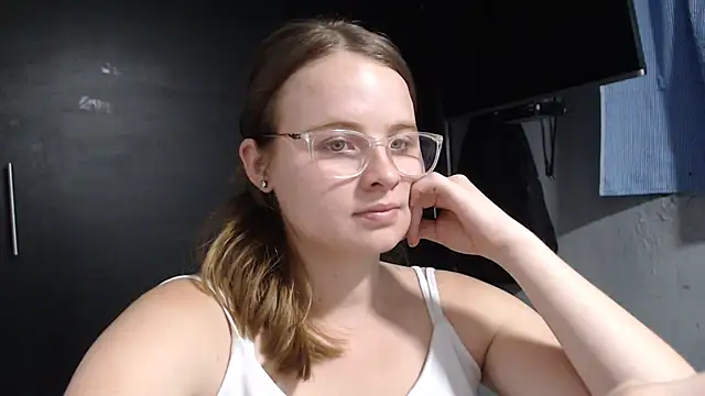 Snapshot of HellenMiyer1111 chatting on February 17, 2025, 11:33 pm HellenMiyer1111 online show from February 17, 2025, 11:33 pm