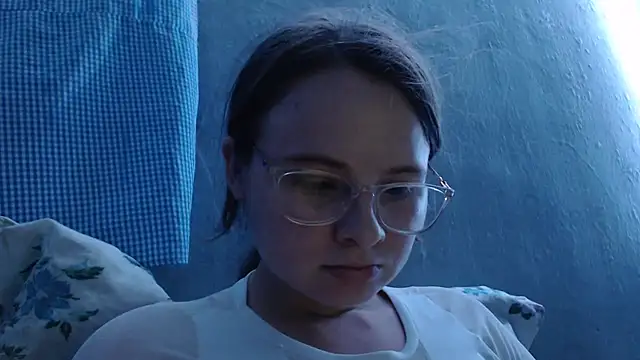 Snapshot of HellenMiyer1111 chatting on February 24, 2025, 3:12 am HellenMiyer1111 online show from February 24, 2025, 3:12 am