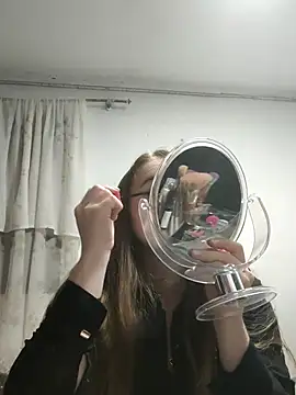 Snapshot of HellenMiyer1111 chatting on October 9, 2025, 9:37 pm HellenMiyer1111 online show from October 9, 2025, 9:37 pm