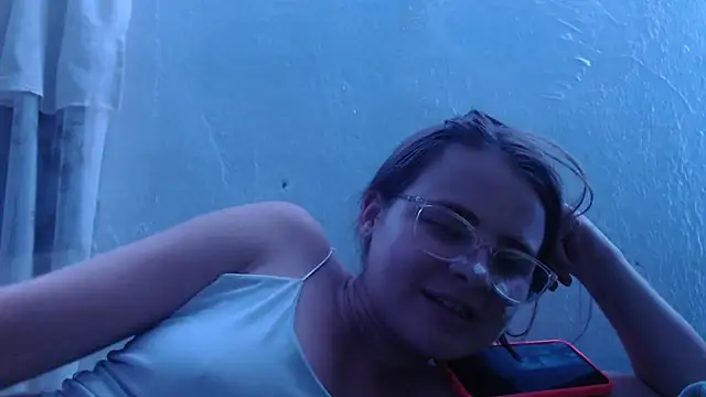 Snapshot of HellenMiyer1111 chatting on September 9, 2025, 4:11 am HellenMiyer1111 online show from September 9, 2025, 4:11 am