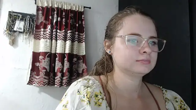 Snapshot of HellenMiyer1111 chatting on October 17, 2025, 5:26 pm HellenMiyer1111 online show from October 17, 2025, 5:26 pm