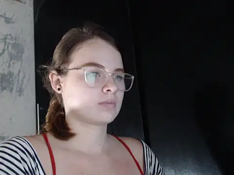 Snapshot of HellenMiyer1111 chatting on January 19, 2026, 4:00 pm HellenMiyer1111 online show from January 19, 2026, 4:00 pm