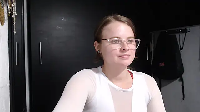 Snapshot of HellenMiyer1111 chatting on February 24, 2025, 12:09 am HellenMiyer1111 online show from February 24, 2025, 12:09 am